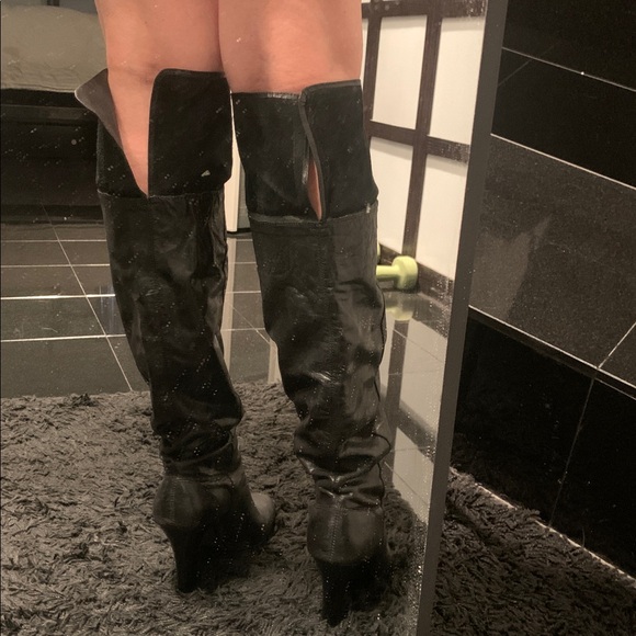 Black Knee-High Leather Boots - Picture 13 of 15